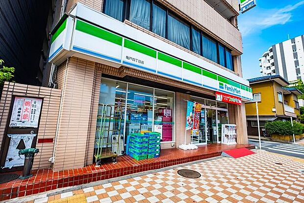 徒歩1分。ファミリーマート 亀戸四丁目店 70m