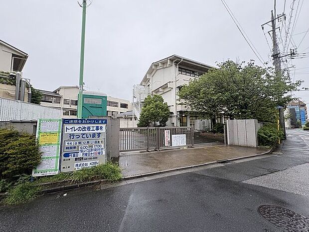 蕨市立北小学校 270m