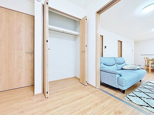 「収納」全ての居室にクローゼットを完備しております。