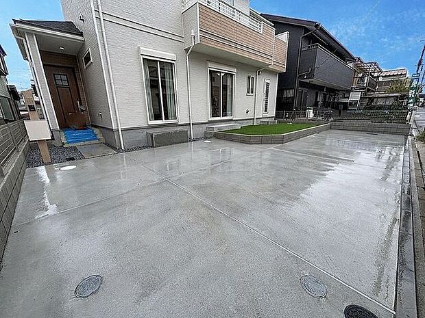 「カースペース」駐車スペースがあるので、お子様の自転車やバイク置き場にするスペースとしてもご利用いただけます。
