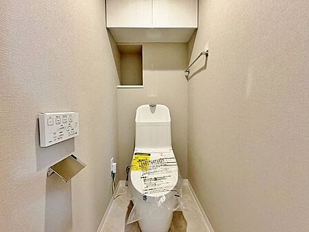 「リフォーム済・トイレ」トイレ関係の設備も一新されています。もちろん温水洗浄機能付き便座です。