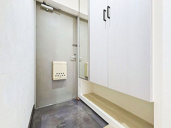 「玄関」「ただいま」・「おかえり」。新居で交わす家族同士の何気ないやり取りがただ何となく嬉しいんです。自分のお家を手に入れた事の喜びが感じられるお客様からの素敵なエピソードです。