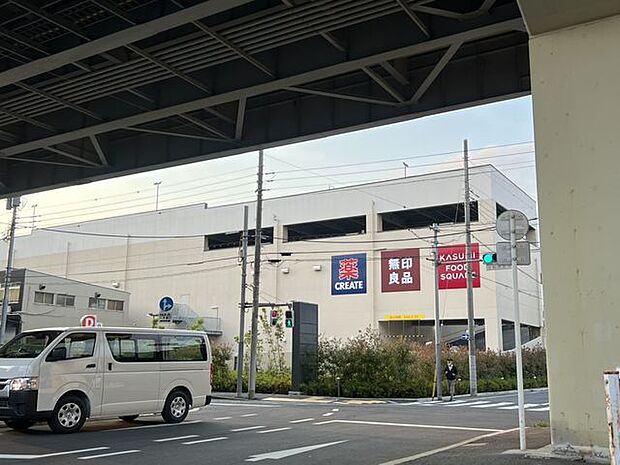 徒歩1分。クリエイトS.D江戸川松江店