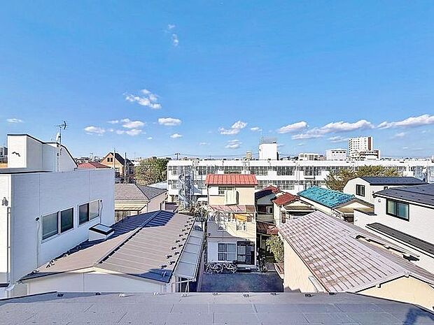 「眺望」穏やかな街並みを一望しながら、爽やかな風と柔らかく降り注ぐ陽光を感じて頂けます。