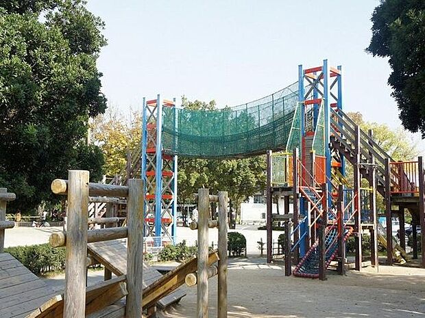 富士公園 徒歩15分。 1130m