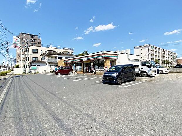 徒歩5分。セブン-イレブン 足立鹿浜6丁目店 380m