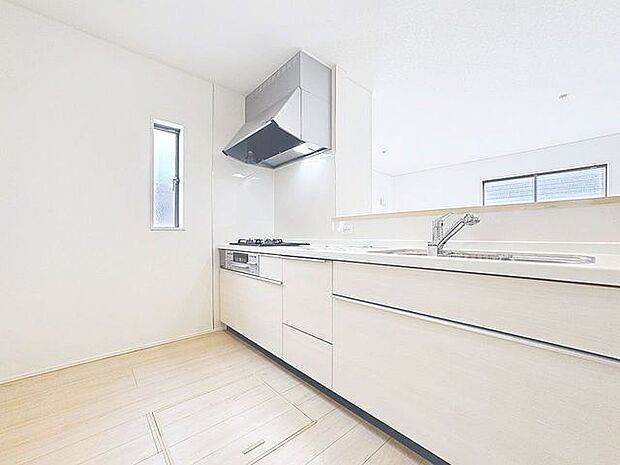 「家事がはかどる広々キッチン」広く確保した作業スペースと収納スペース!設備も豊富に備えたので使い勝手も良く、毎日のお料理や洗い物が楽しくなります。