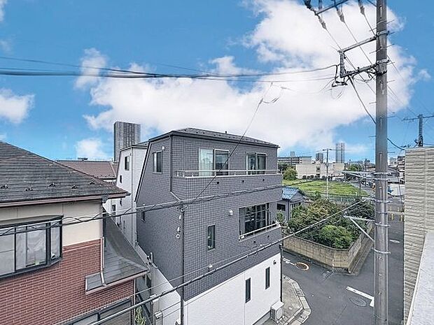 「眺望」穏やかな街並みを一望しながら、爽やかな風と柔らかく降り注ぐ陽光を感じて頂けます。