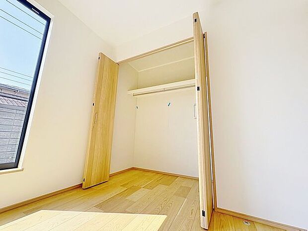 「収納」全ての居室にクローゼットを完備しております。