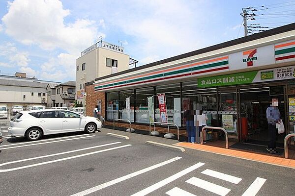 徒歩2分。セブン-イレブン 江戸川新堀2丁目店 160m