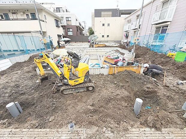 「～2階建て2LDK+2S～」16帖超えのLDK、豊富な収納、生活を彩る設備など、プラスワンのポイントが詰まった邸宅です。