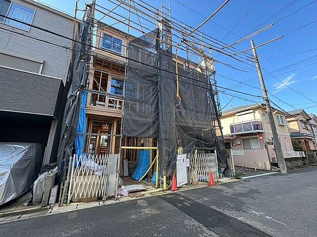 「~3階建て1LDK+2S~」16帖以上のLDK、豊富な収納、生活を彩る設備など、プラアスワンのポイントが詰まった邸宅です。。