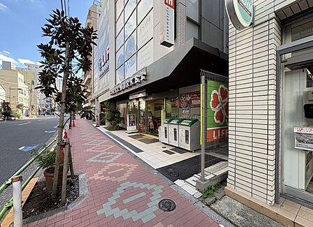 ライフ新御徒町店 300m