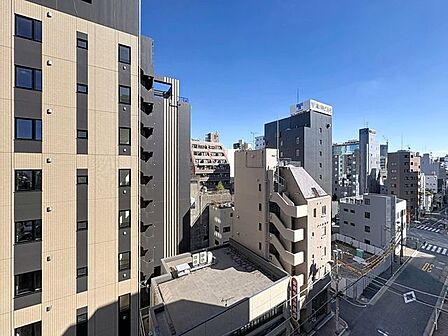 「眺望」穏やかな街並みを一望しながら、爽やかな風と柔らかく降り注ぐ陽光を感じて頂けます。