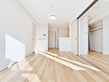 「開放感に満たされる・家族の和み空間」大切なご家族が集まるリビング。家族だんらんの時間が自然と増えそうなこだわりの空間です。