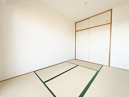 「主寝室」ゆったりと安らげるゆとりのある主寝室。暮らしの安らぎもより深まります。