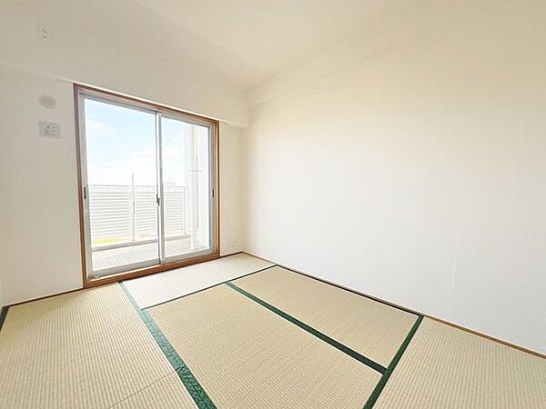 「マルチに活用できる畳スペース」お子様の遊び場や、のんびりと過ごせるお昼寝スペースとしても最適です。