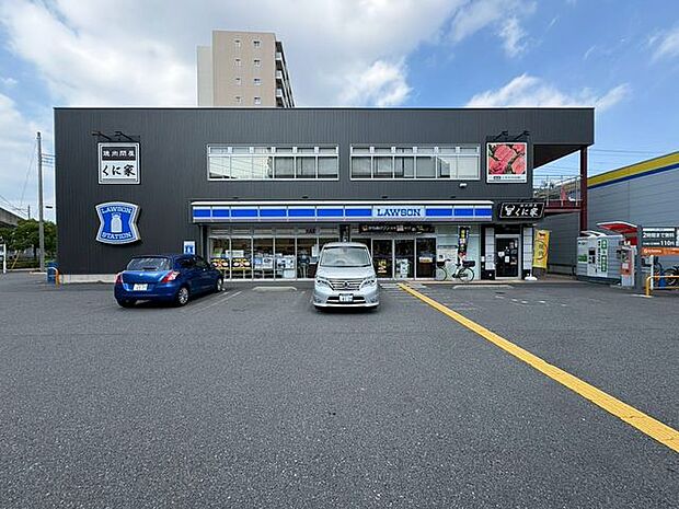 ローソン三郷中央店 1300m