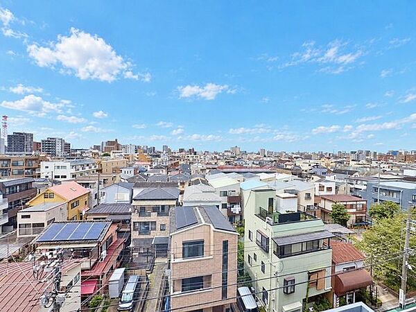 「眺望」心地よい風を感じながら、青空を眺め一息つくことのできる住空間です。