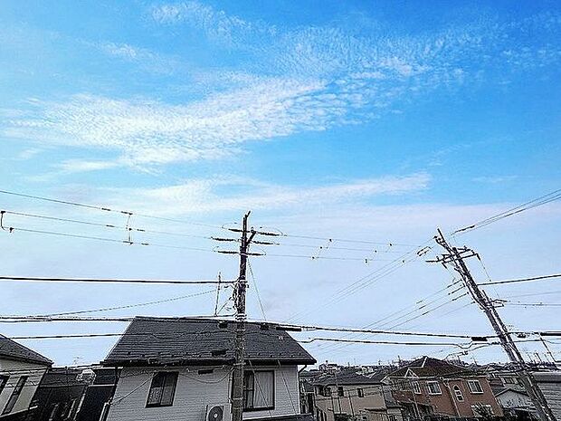「眺望」心地よい風を感じながら、青空を眺め一息つくことのできる住空間です。