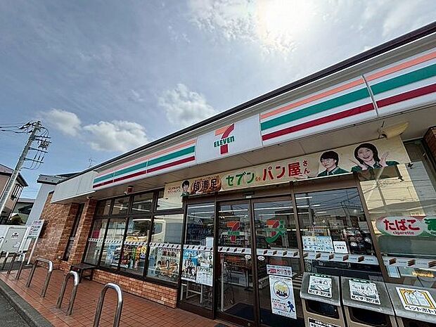 徒歩10分。セブンイレブン松戸小金原店 740m