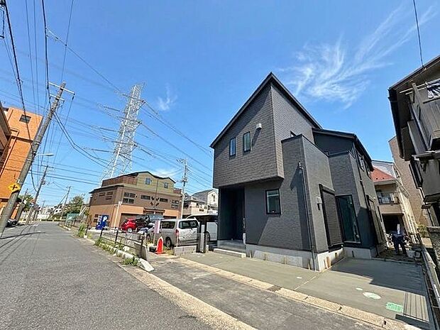 「心地良く暮らしを彩る充実のライフスタイルを」歩いていける距離に、教育施設やお買い物施設が揃う街並み。