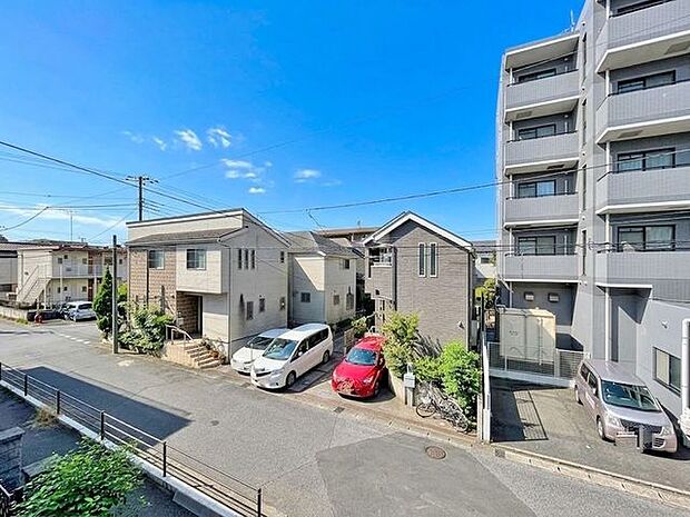 「眺望」心地よい風を感じながら、青空を眺め一息つくことのできる住空間です。