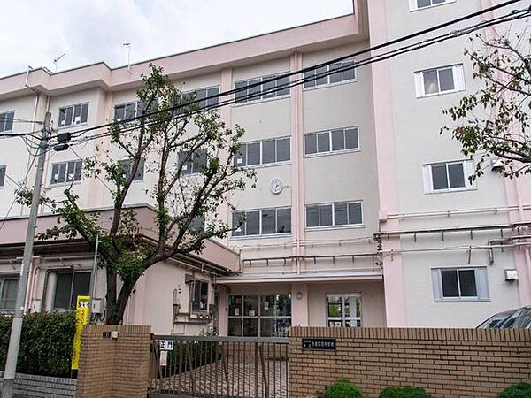 江戸川区立小岩第四中学校 1090m