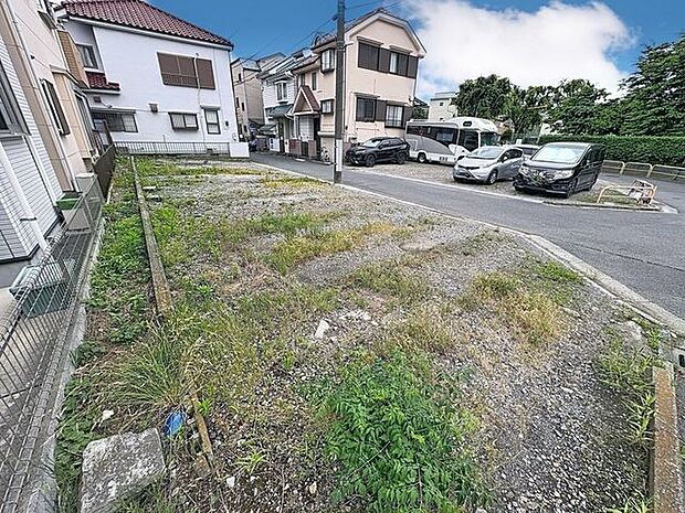「現地」今日も、明日も、この街で、きっと誰かがしあわせになる物語が描かれていくはずです。同じ風景が毎日365日、まったく違う顔を見せてくれる。爽快な風も毎日やさしく頬をなででくれます。