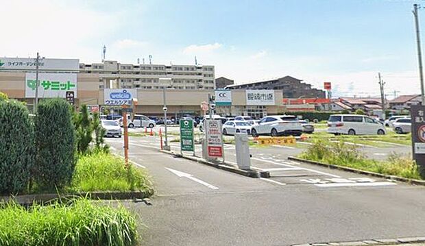 ウエルシアライフガーデン新浦安店 650m
