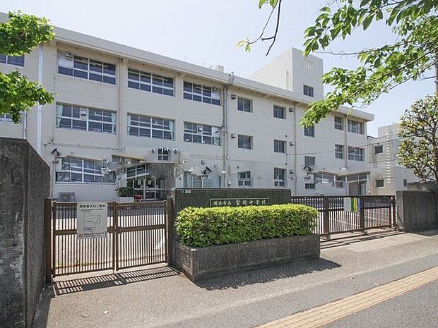 浦安市立富岡中学校 230m