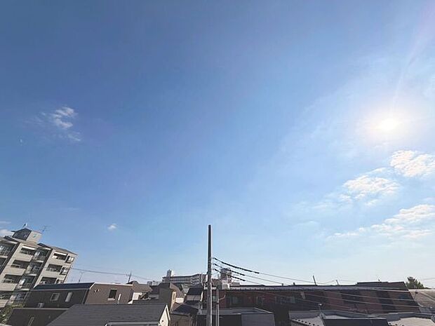 「眺望」心地よい風を感じながら、青空を眺め一息つくことのできる住空間です。