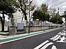 周辺：徒歩2分。文京区立根津小学校 90m