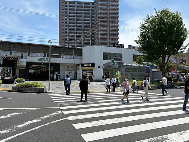 徒歩5分。平井駅(JR東日本 総武本線) 400m