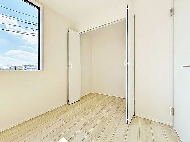 「収納」全ての居室にクローゼットを完備しております。