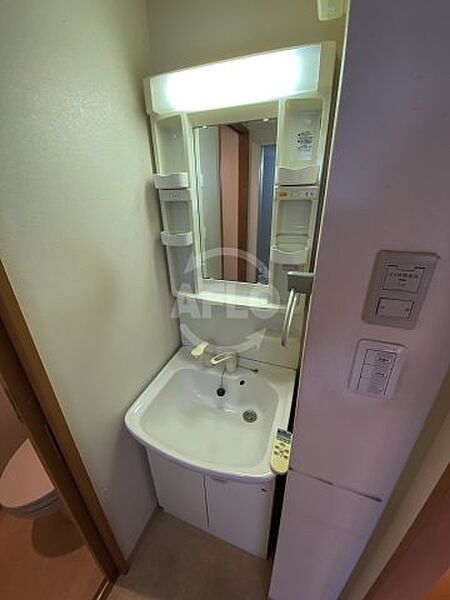 画像11:CQレジデンス大阪WEST　洗面所