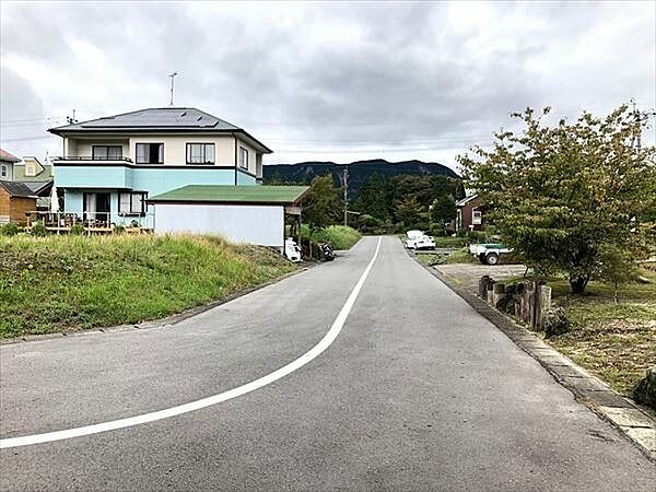 東側道路