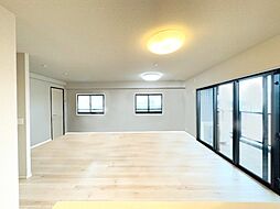 レーベン熊本新町ＥＭＢＲＡＣＥ（ペット可マンション） 3LDKのリビング/ダイニング