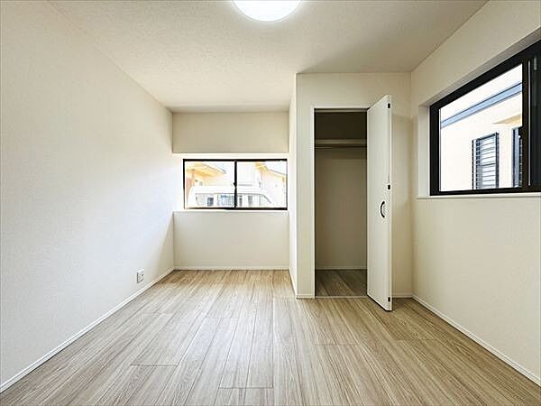 洋室を拡大表示