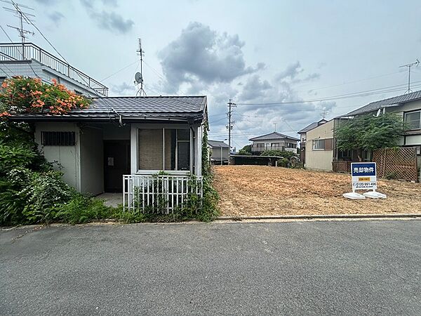 南側隣地境界（2026年6月）東側から撮影