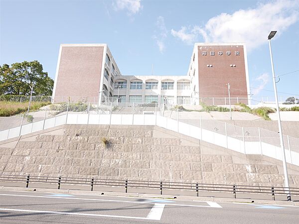 画像7:苅田中学校(1、310m)