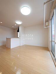 サン・ヴィレッジ　Ｃ棟 2階1LDKのリビング/ダイニング