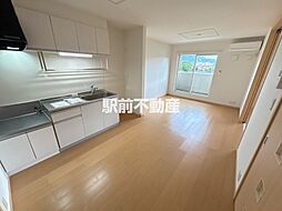 グリーン・ガーデンII 203 2階2LDKのリビング/ダイニング