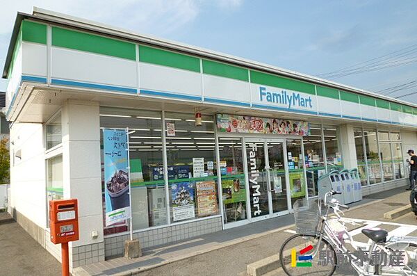 画像24:ファミリーマートＪＲ新鳥栖駅店 