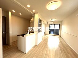 ガーデンルーム　A 201 2階2LDKのリビング/ダイニング