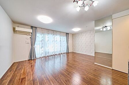 最大天井高が約2500mmで開放感のあるお部屋です♪※リフォーム後のイメージ画像です。リフォームには別途費用がかかります。