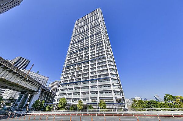 総戸数594戸のビッグコミュニティ。大規模ならではの、共用施設が充実しているマンションです。