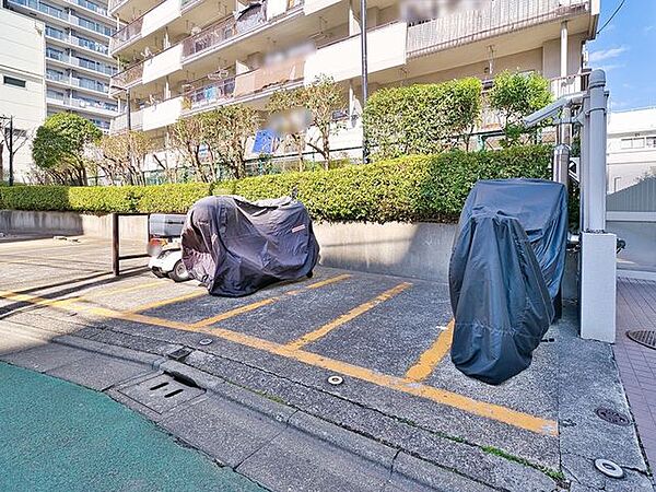 バイク置場です。※空き状況は担当までお問い合わせくださいませ。
