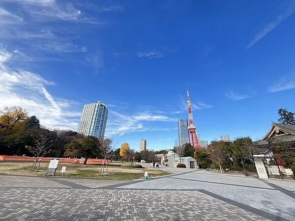 芝公園 徒歩9分。 680m