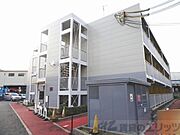 JR総持寺駅より徒歩25分 築23年9ヶ月 3階建の賃貸物件